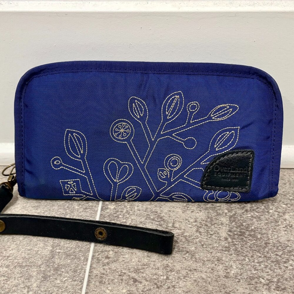 Overland Equipment Amelia Blue Wristlet Wallet Clutch – Embroidered Nylon Zip
